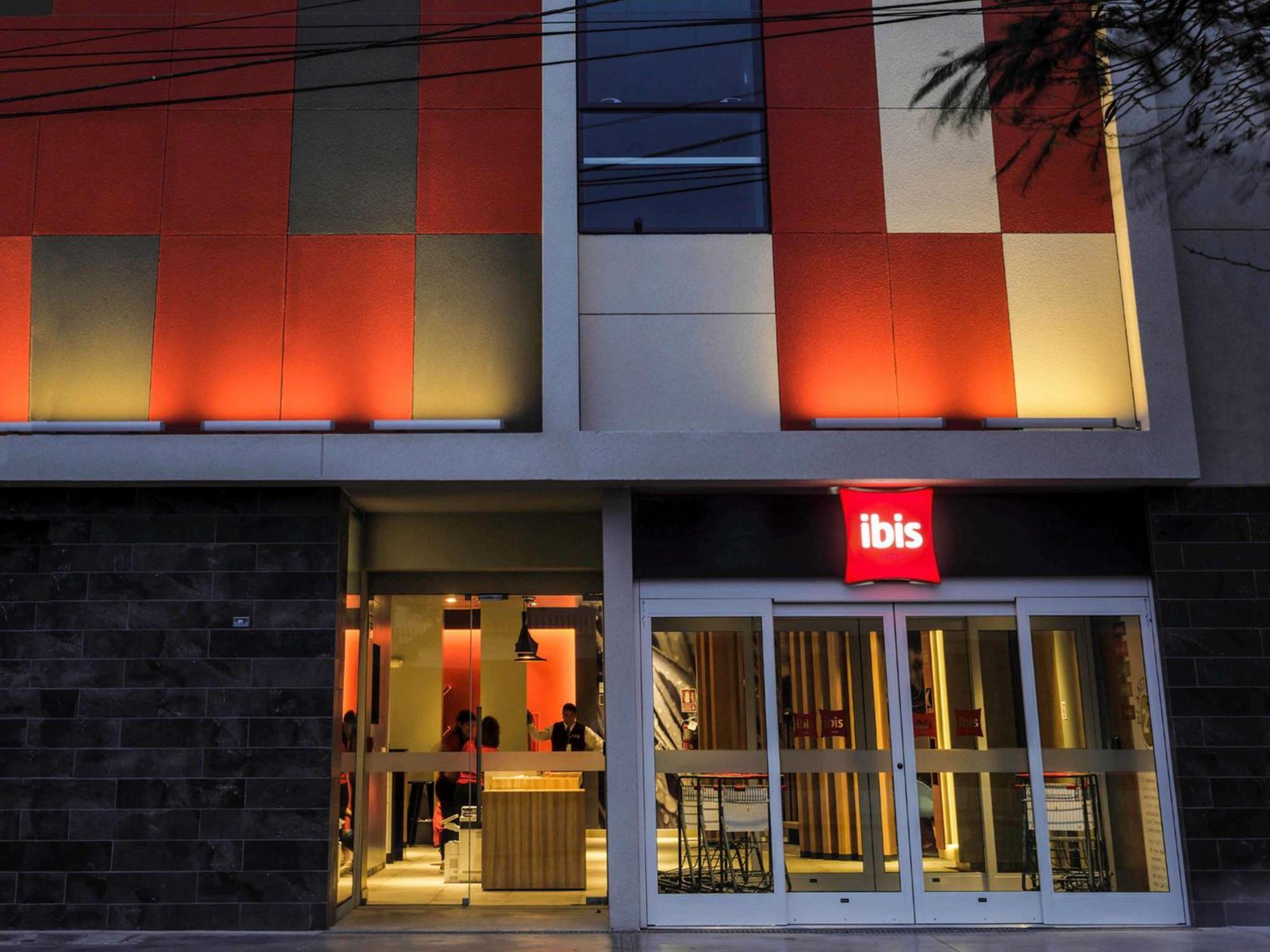 Ibis Trujillo Hotel Exterior foto